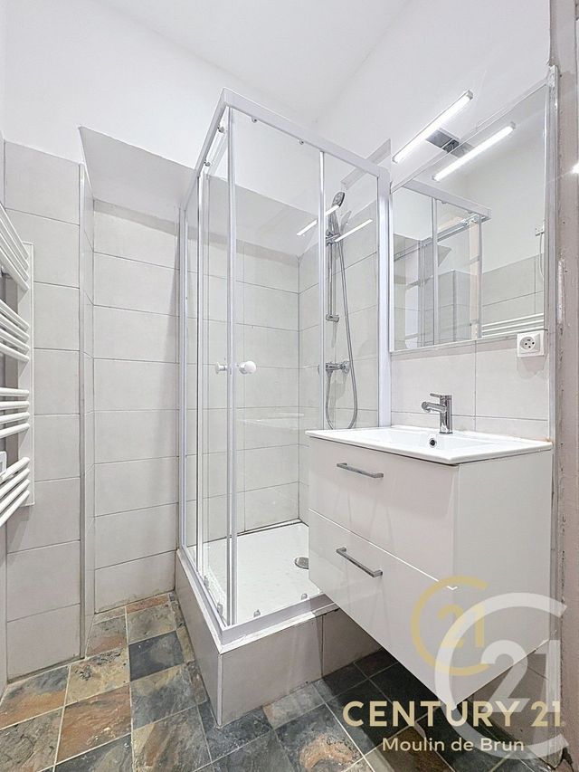 Appartement F2 &agrave; louer - 3 pi&egrave;ces - 59,41 m2 - Grasse - 06 - PROVENCE-ALPES-COTE-D-AZUR