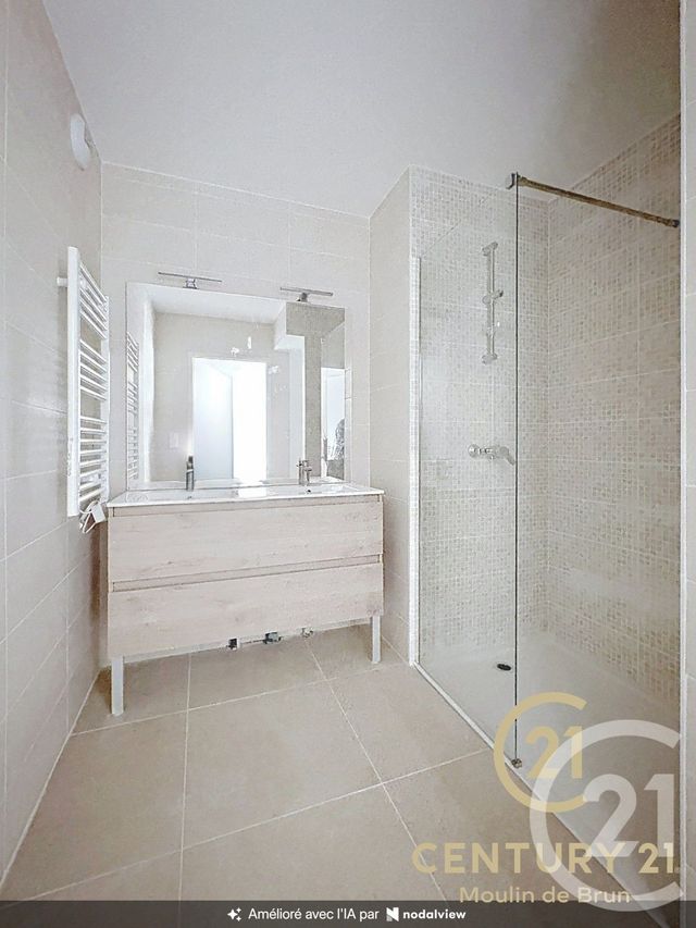 Appartement F3 &agrave; louer - 3 pi&egrave;ces - 53,98 m2 - Grasse - 06 - PROVENCE-ALPES-COTE-D-AZUR