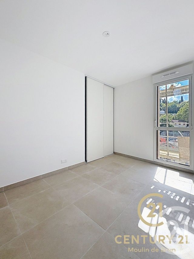 Appartement F3 &agrave; louer - 3 pi&egrave;ces - 53,98 m2 - Grasse - 06 - PROVENCE-ALPES-COTE-D-AZUR