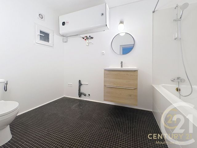 Appartement F2 &agrave; louer - 2 pi&egrave;ces - 42,77 m2 - Grasse - 06 - PROVENCE-ALPES-COTE-D-AZUR