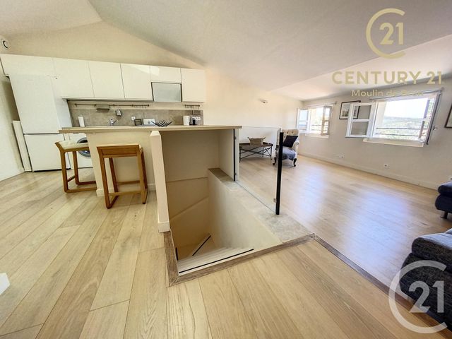Appartement F3 &agrave; louer - 3 pi&egrave;ces - 60,18 m2 - Grasse - 06 - PROVENCE-ALPES-COTE-D-AZUR