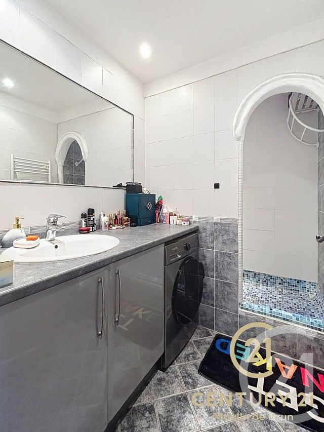 Appartement F3 &agrave; louer - 3 pi&egrave;ces - 63,33 m2 - Grasse - 06 - PROVENCE-ALPES-COTE-D-AZUR