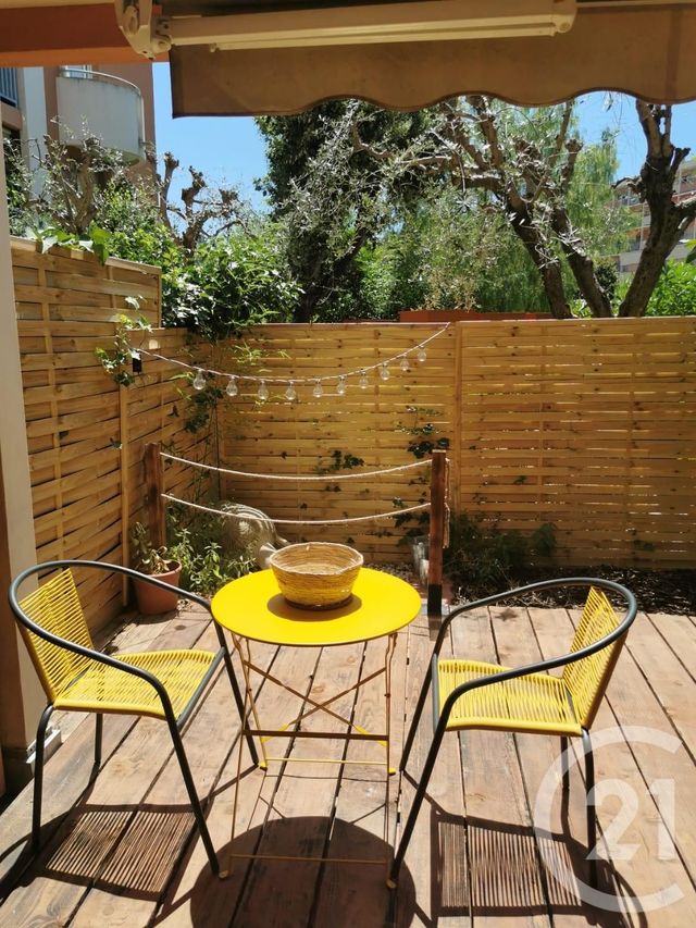 Appartement F2 &agrave; louer - 2 pi&egrave;ces - 29,04 m2 - Vallauris - 06 - PROVENCE-ALPES-COTE-D-AZUR